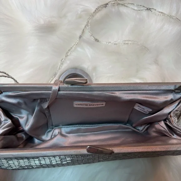 Beaded Valerie Stevens clutch - Picture 4 of 9